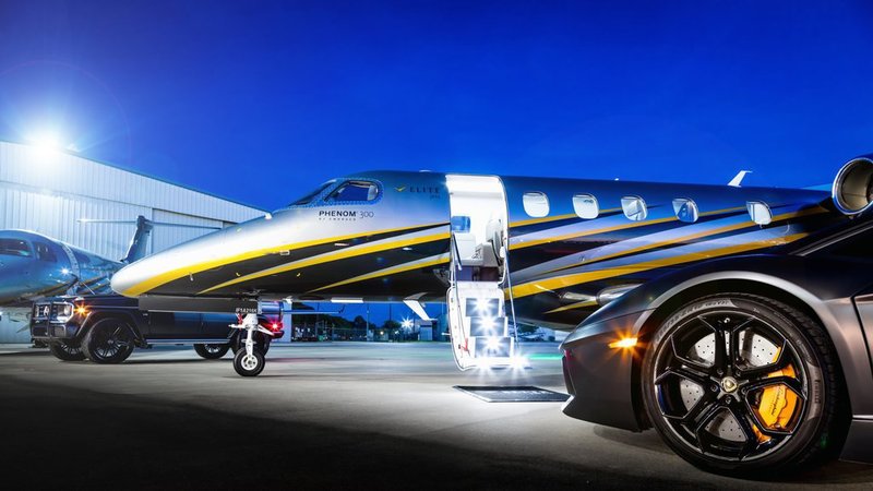 The Advantages of an Airplane Charter in Sarasota, FL