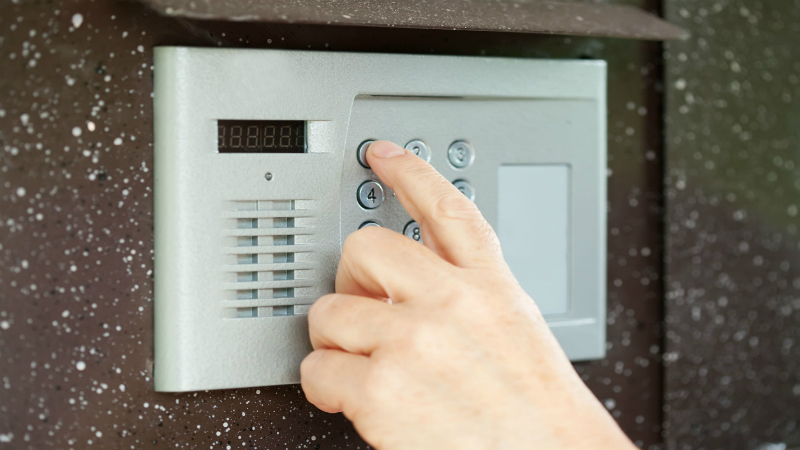 Why You Need a Commercial Alarm System for Your Chicago Business