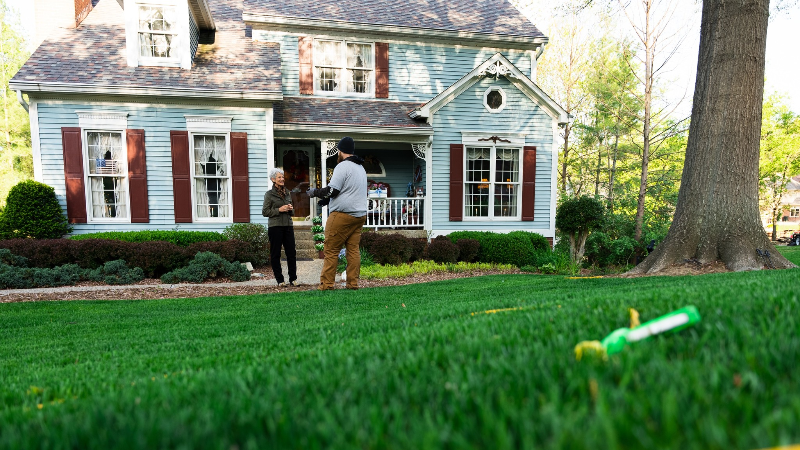 Benefits of Using Affordable Lawn Care in Jeffersonville, IN