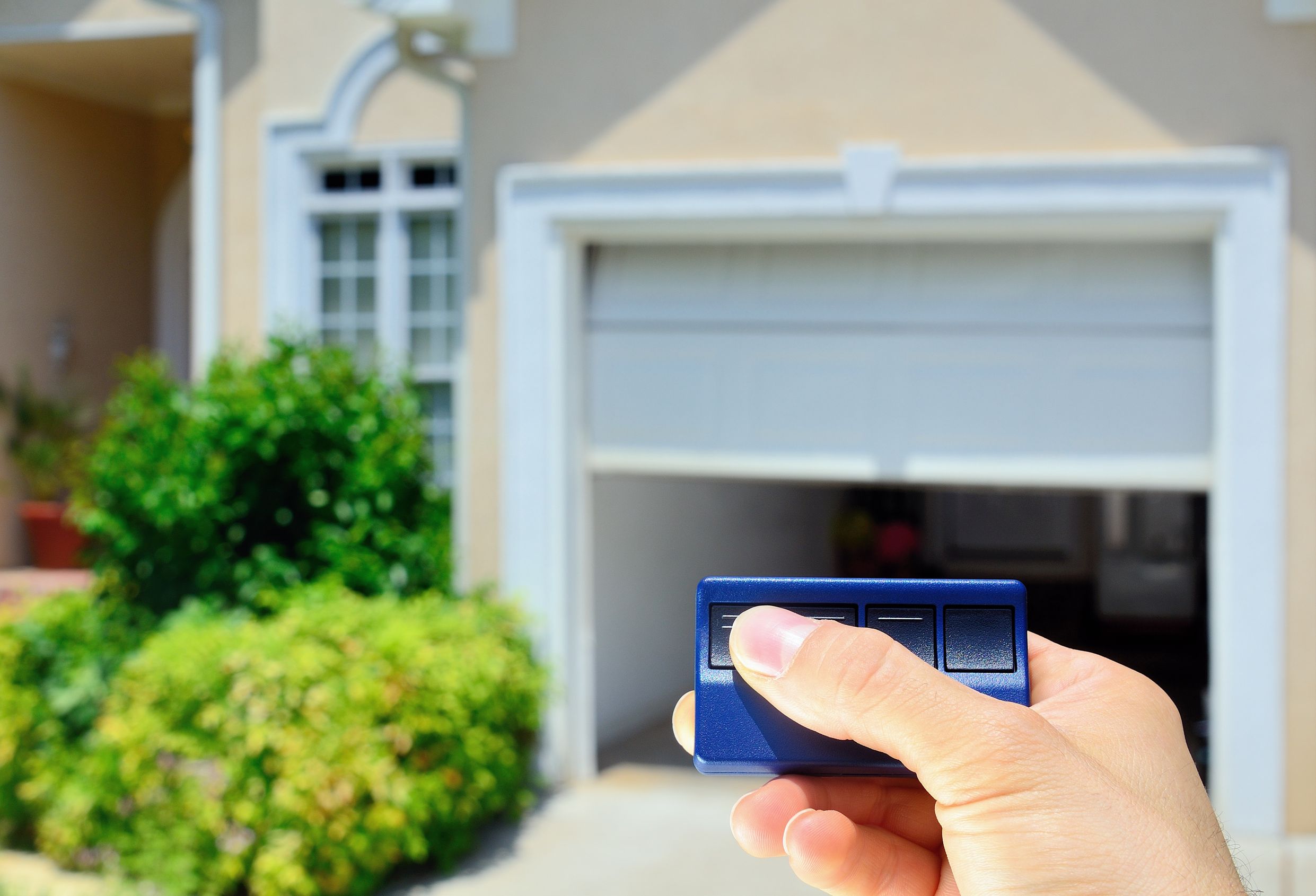 Professionals Can Take Care of Garage Door Opener Repair in Peoria, AZ