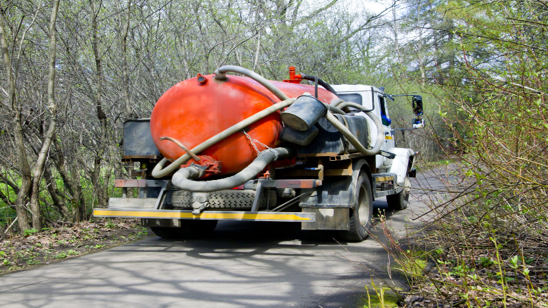 Hiring the Right Service Provider for Septic Tank Service