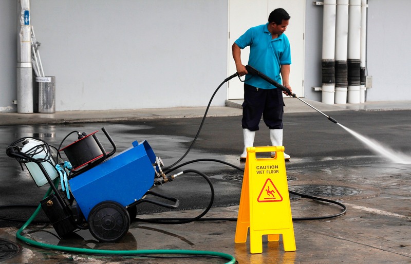 Transform Your Business Exterior with Commercial Power Washing in Las Vegas, NV